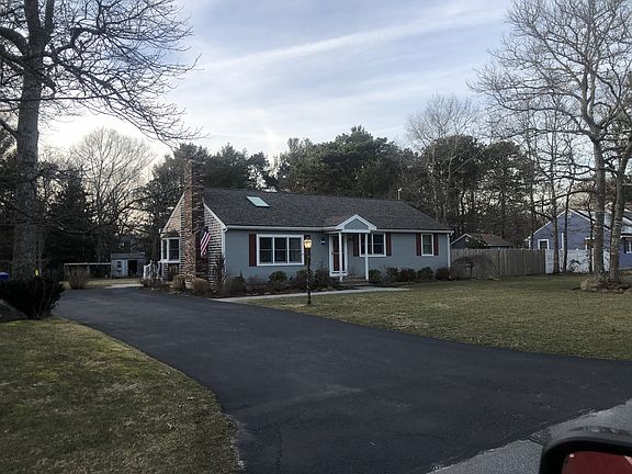 2nd image of 19 Spinnaker Ln