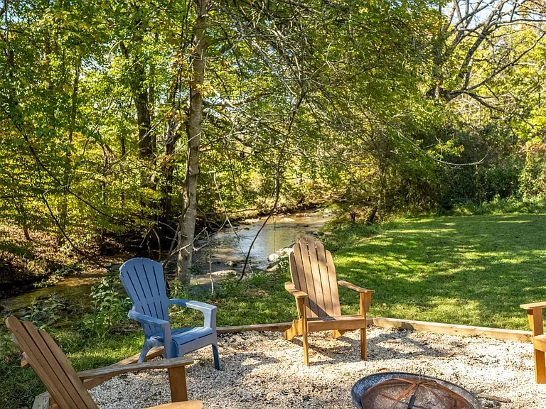 435 Reems Creek Rd — Photo 47