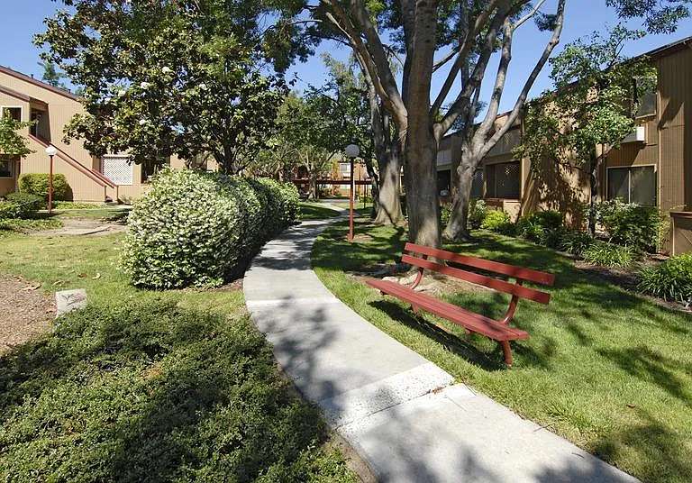 Macara Gardens Apartments — Photo 8