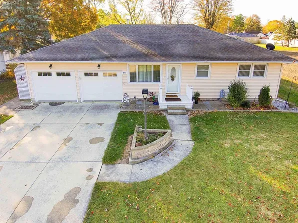 341 E Ottawa St, Oak Harbor, OH 43449