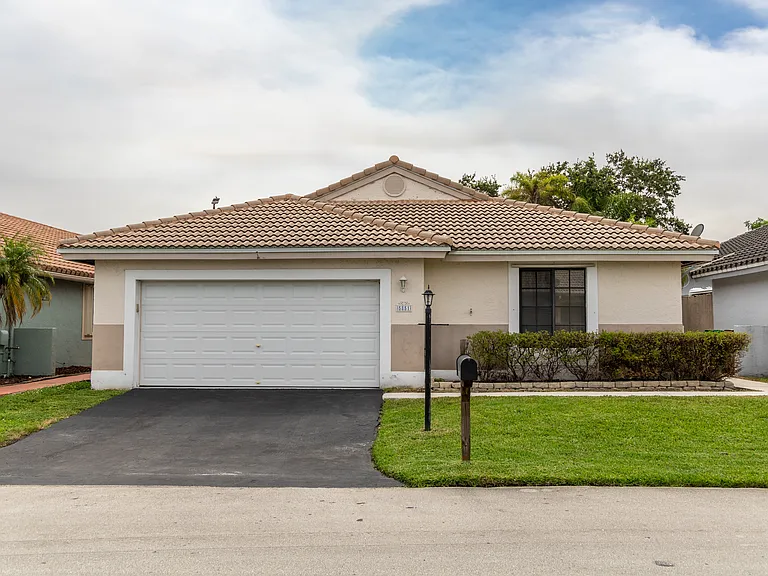 5851 Bristol Ln — Photo 1