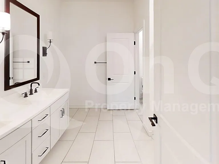 3026 W Straight Arrow Ln — Photo 17