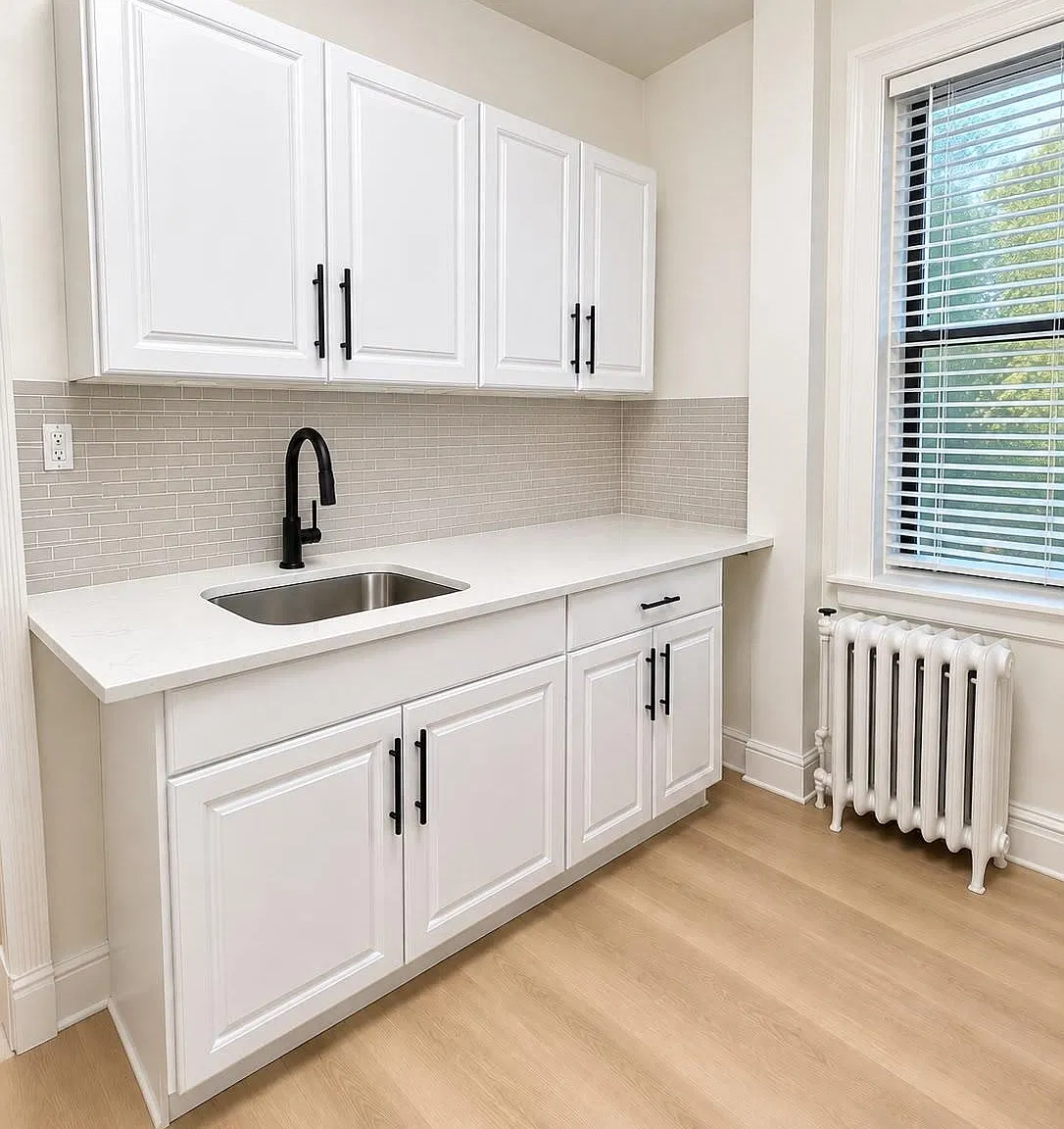 1 bed, 1.0 bath, 700 sqft, $2,200 — Photo 1
