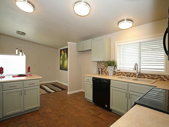 4th image of 1183 Fox Den Dr