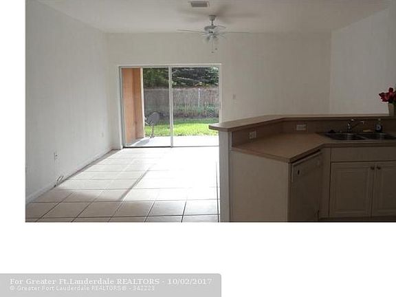 4th image of 6549 Catalina Ln