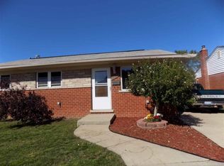 18275 E Thirteen Mile Rd, Fraser, MI 48026