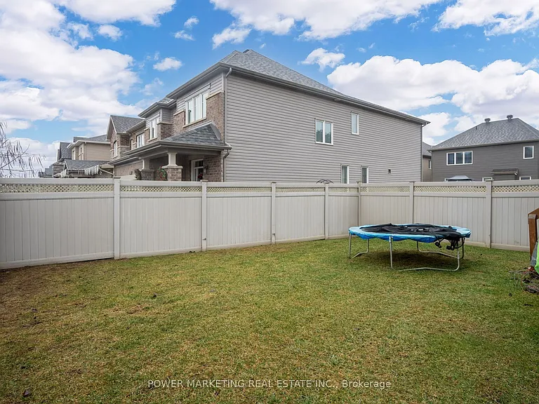 208 Alex Polowin Ave — Photo 33