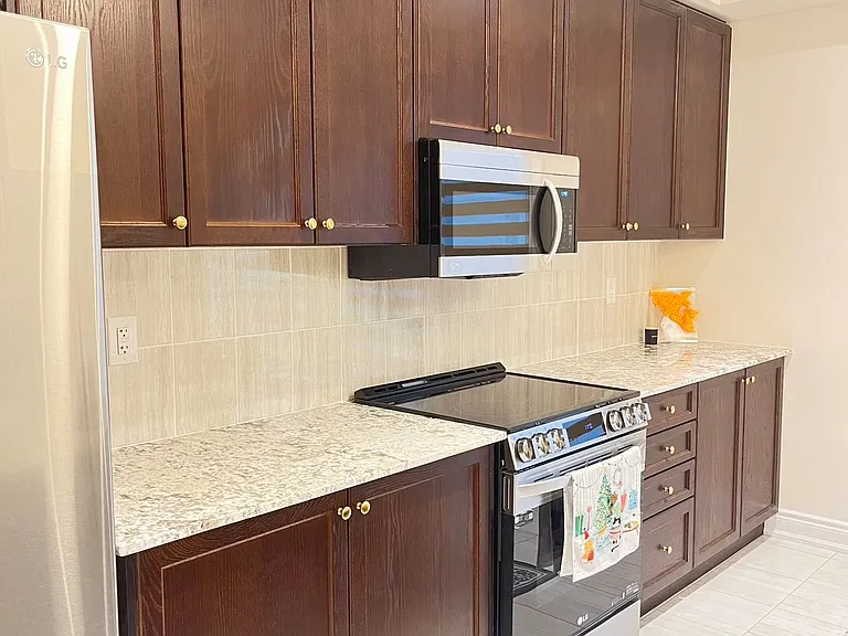251 Tennant Cir — Photo 4
