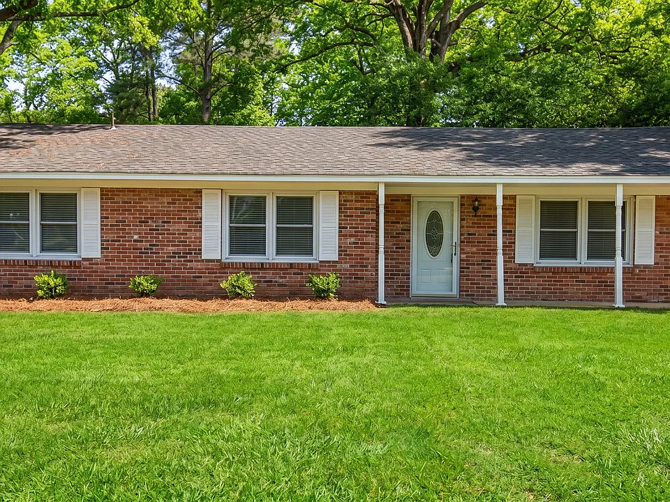 702 Cliff Rd