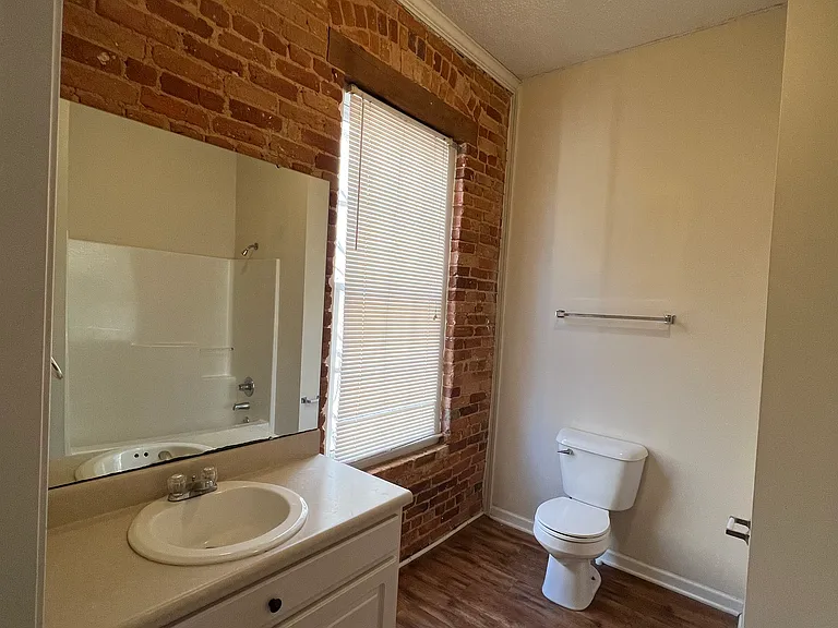 196 W Main St #4 — Photo 9
