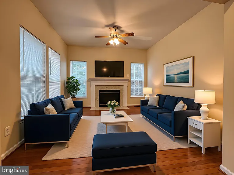10168 Elgin Way — Photo 4
