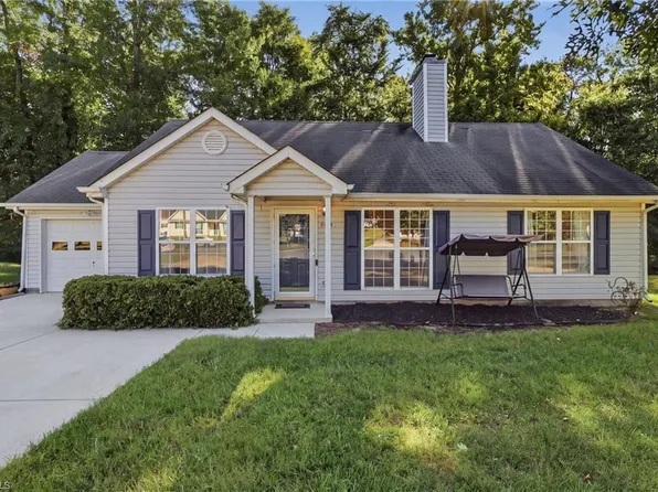 4413 Bear Ridge Ct, Greensboro, NC 27406