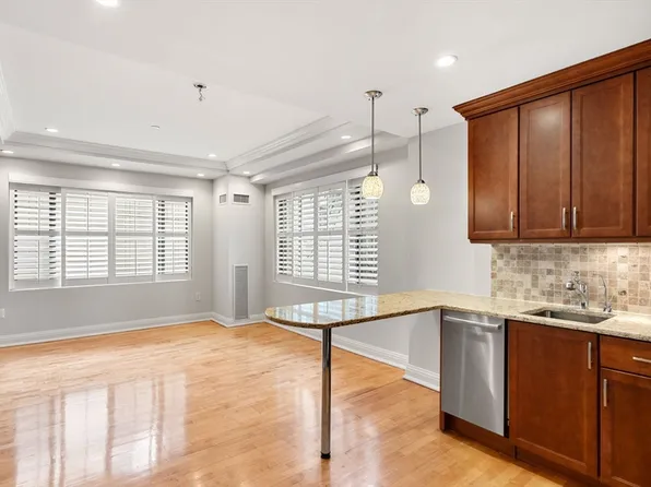 1 Huntington Ave APT 309, Boston, MA 02116