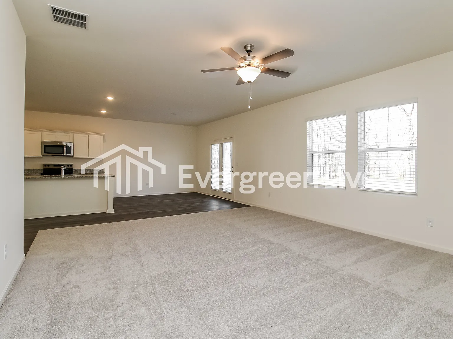4 bed, 2.0 bath, 2401 sqft, $2,120 — Photo 3