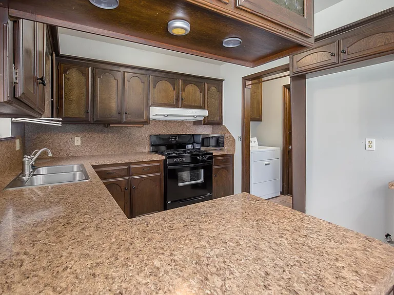 600 Kay Hill Ln — Photo 10