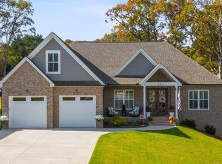382 Copper Creek Cir, Inman, SC 29349