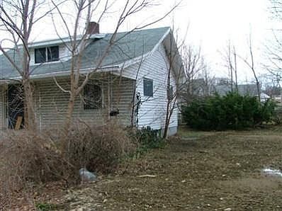 4th image of 829 Clifton Dr