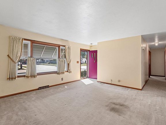 3rd image of 2508 Division STREET