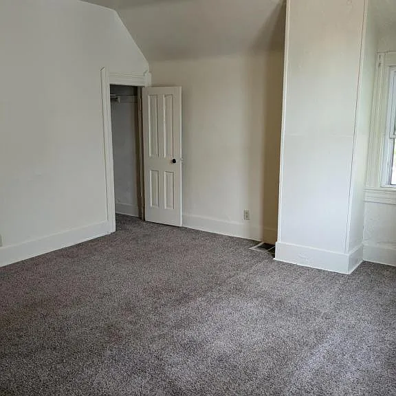 530 E Mulberry St — Photo 2