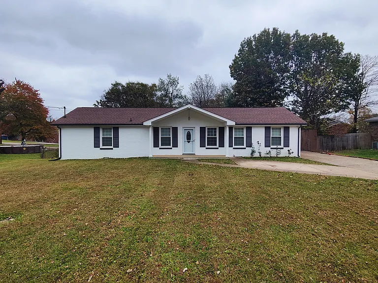 125 Darlene Dr — Photo 1