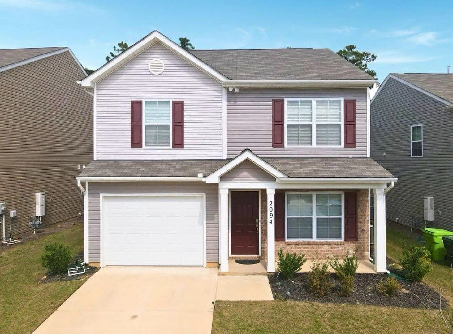3 bed, 2.5 bath, 1558 sqft, $2,100 — Photo 1