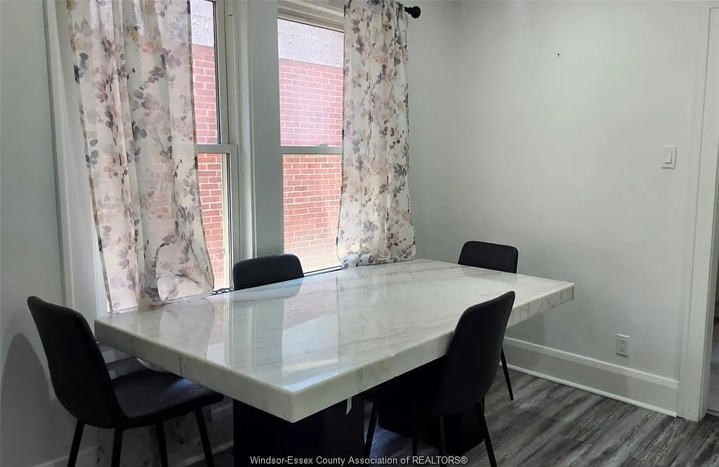 3 bed, $2,300 — Photo 3