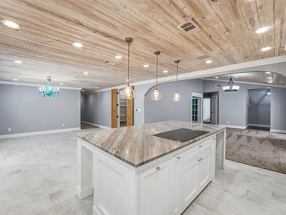 4th image of 2920 Superior Rd