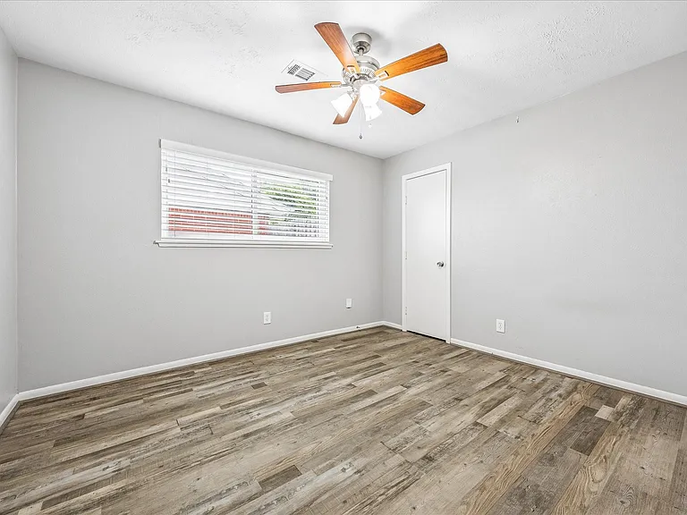 5827 Southminster Dr — Photo 10
