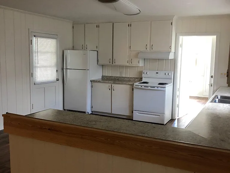 2989 Old Pelham Rd — Photo 4