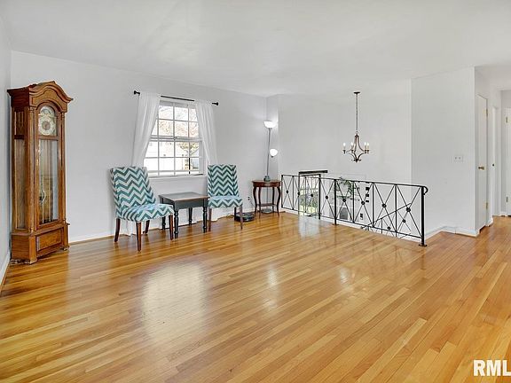 3rd image of 2108 W Virginia Ave