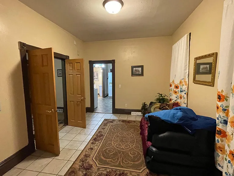 932 Galtier St — Photo 34