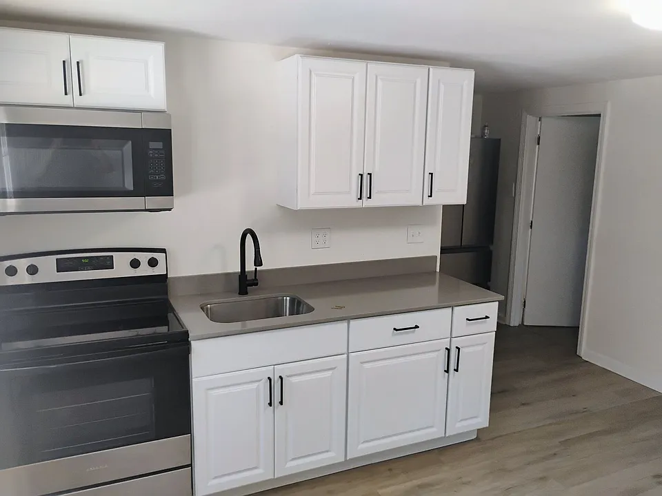 38 Mast Rd #4