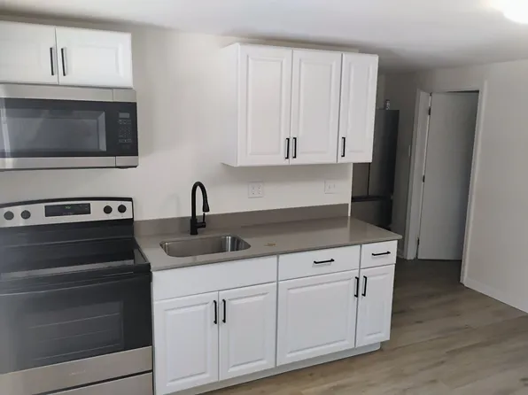 38 Mast Rd, Lee, NH