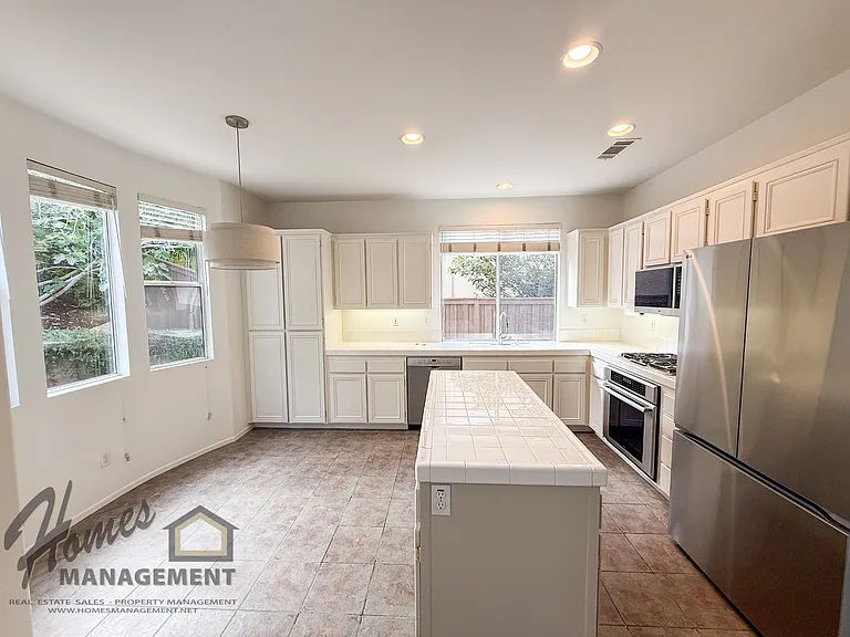 6890 Camino De Amigos — Photo 7