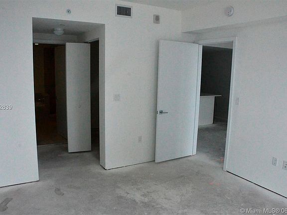 3rd image of 488 NE 18 St #3808