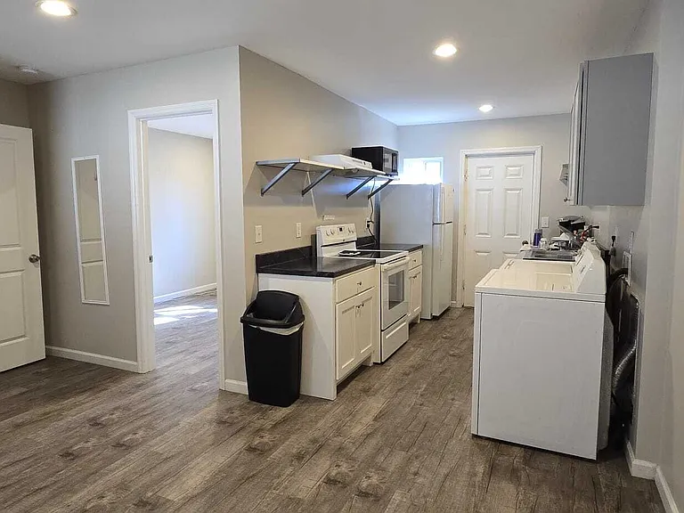 205 Stone St NW — Photo 7