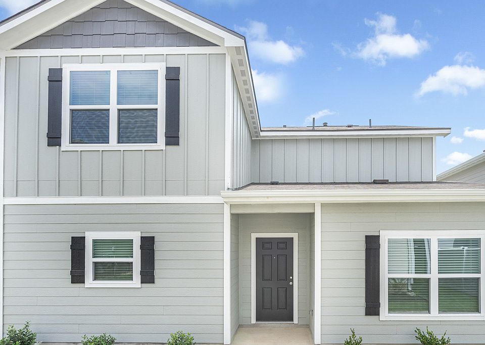 The Davis is a beautiful, two-story home at Luckey Ranch.