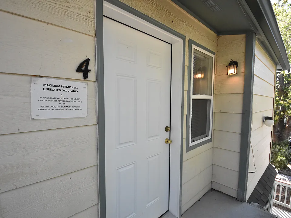 963 Marine St #4