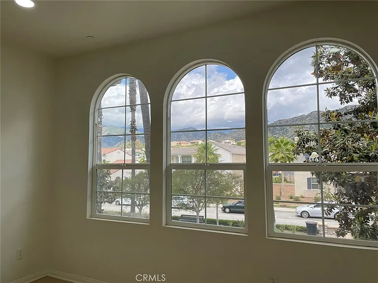 810 E Promenade #C — Photo 12