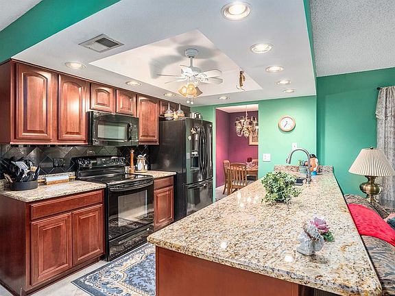 5th image of 506 Constitution Dr