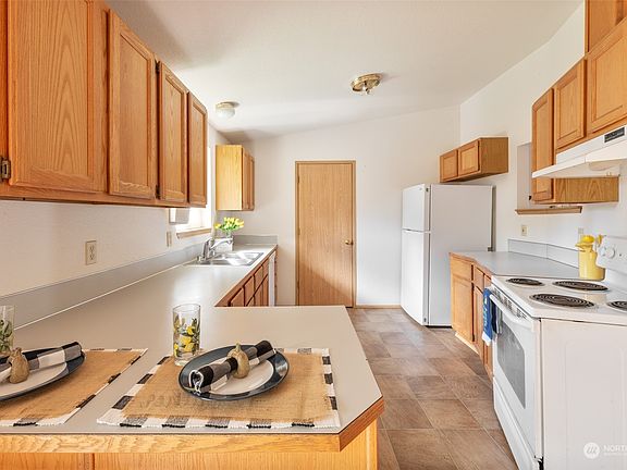 4th image of 612 W Sunrise Court
