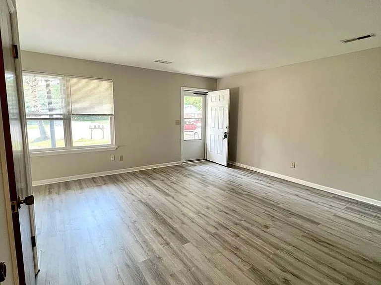 807 Sandpiper Dr #A — Photo 3