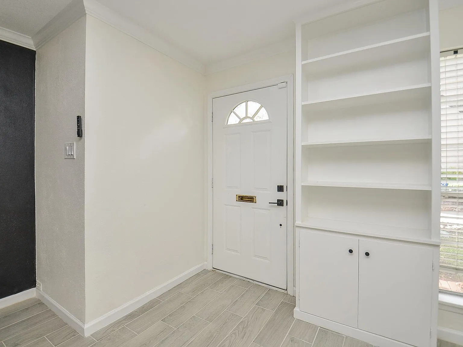 2 bed, 1.5 bath, 1088 sqft, $1,750 — Photo 4