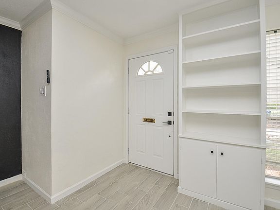 4th image of 2643 Marilee Ln