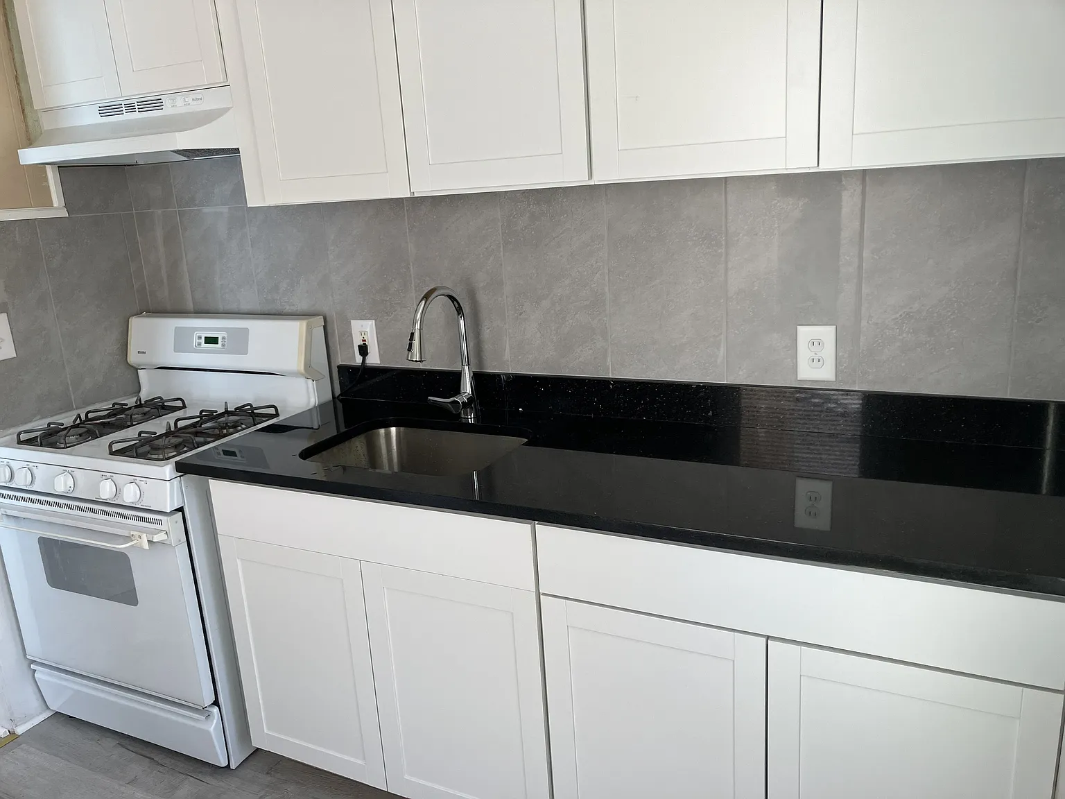 1 bed, $1,800 — Photo 2