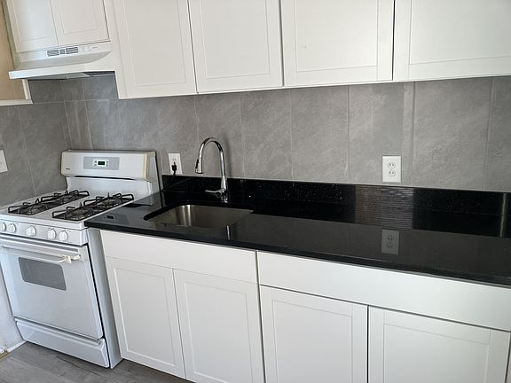 Updated Kitchen, granite counter tops