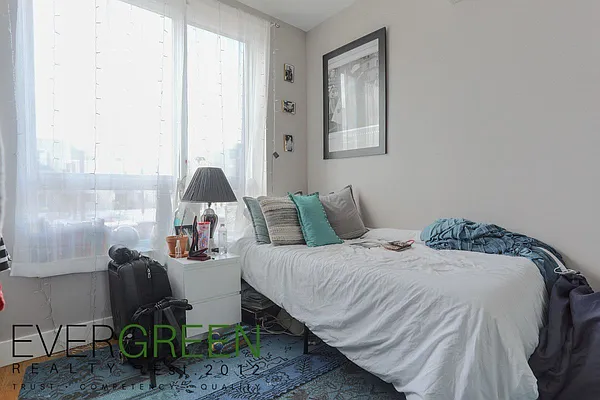 Rented by Pinn Realty | media 33