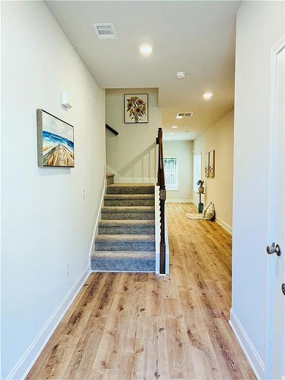 3 bed, 2.5 bath, 1786 sqft, $2,050 — Photo 4