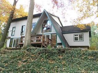 2552 N Daniels Rd, Sanford, MI 48657