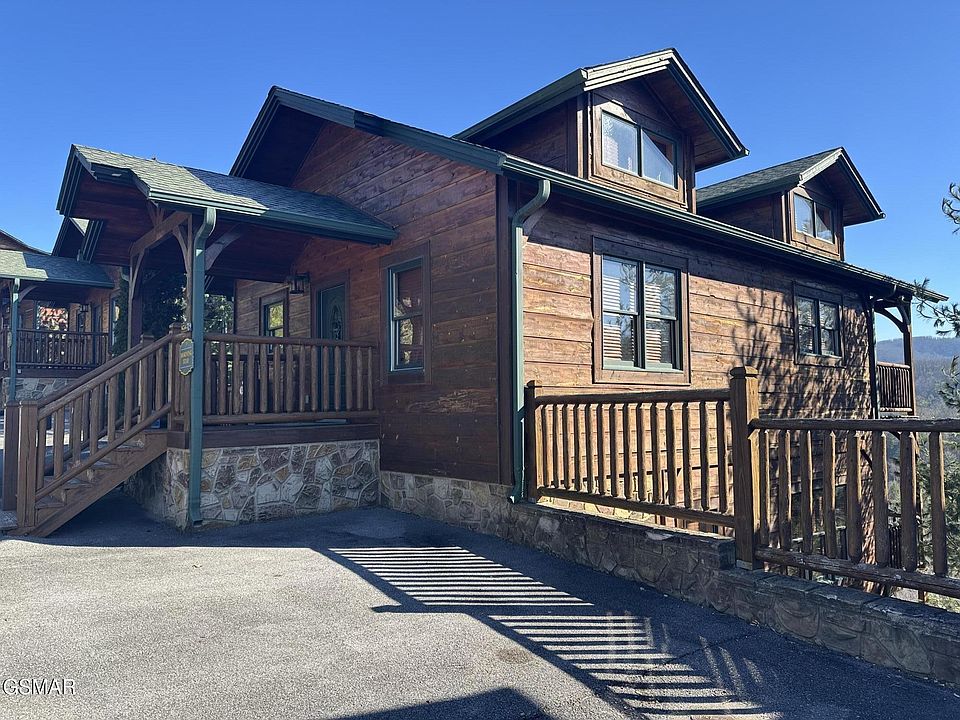 1st image of 656 Park Vista Way